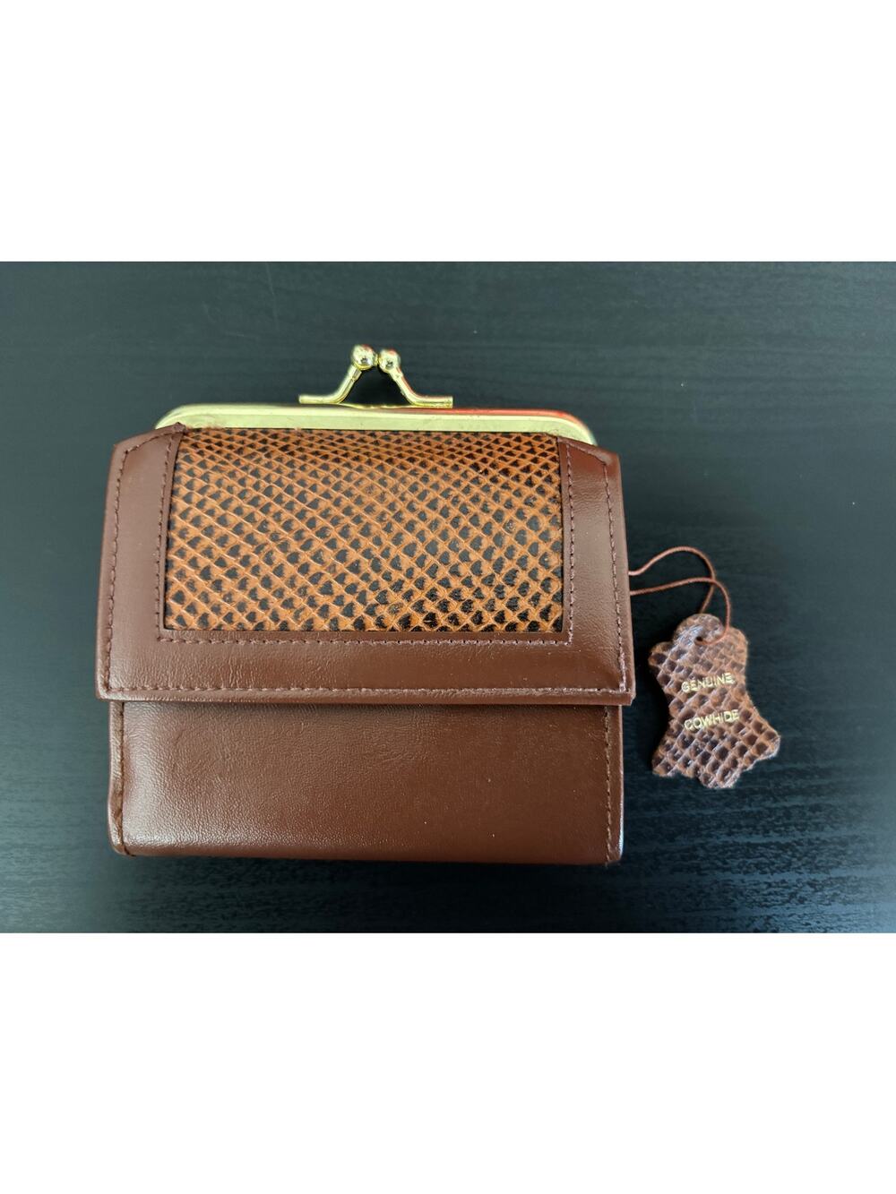 Vintage Avon Genuine Leather Kisslock Wallet
